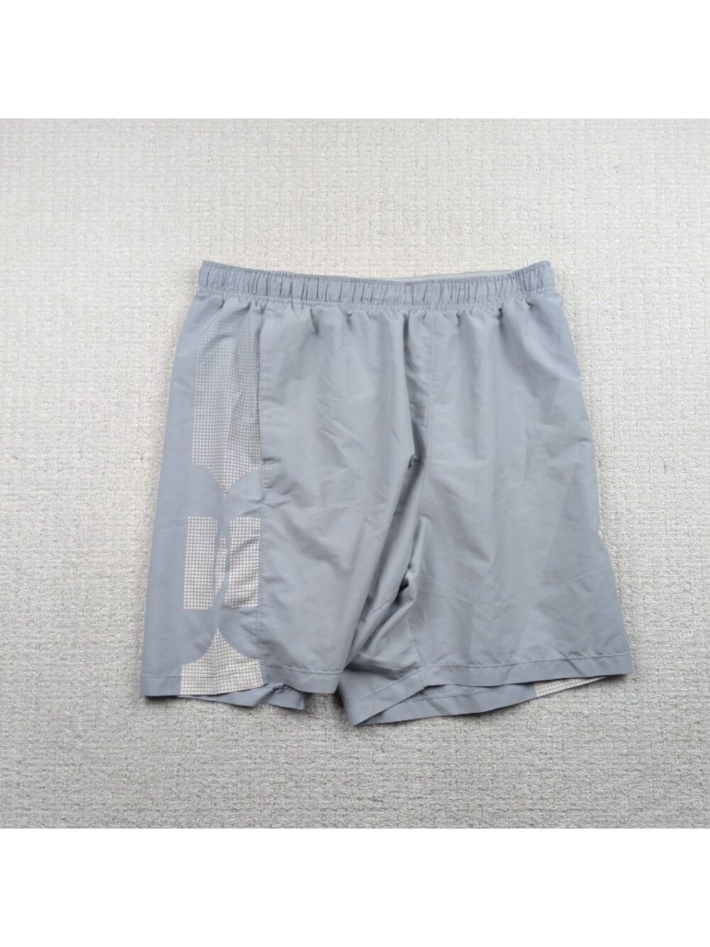 Under Armour Athletic Shorts Mens Sz XL Gray HeatGear Loose Fit Gym Running